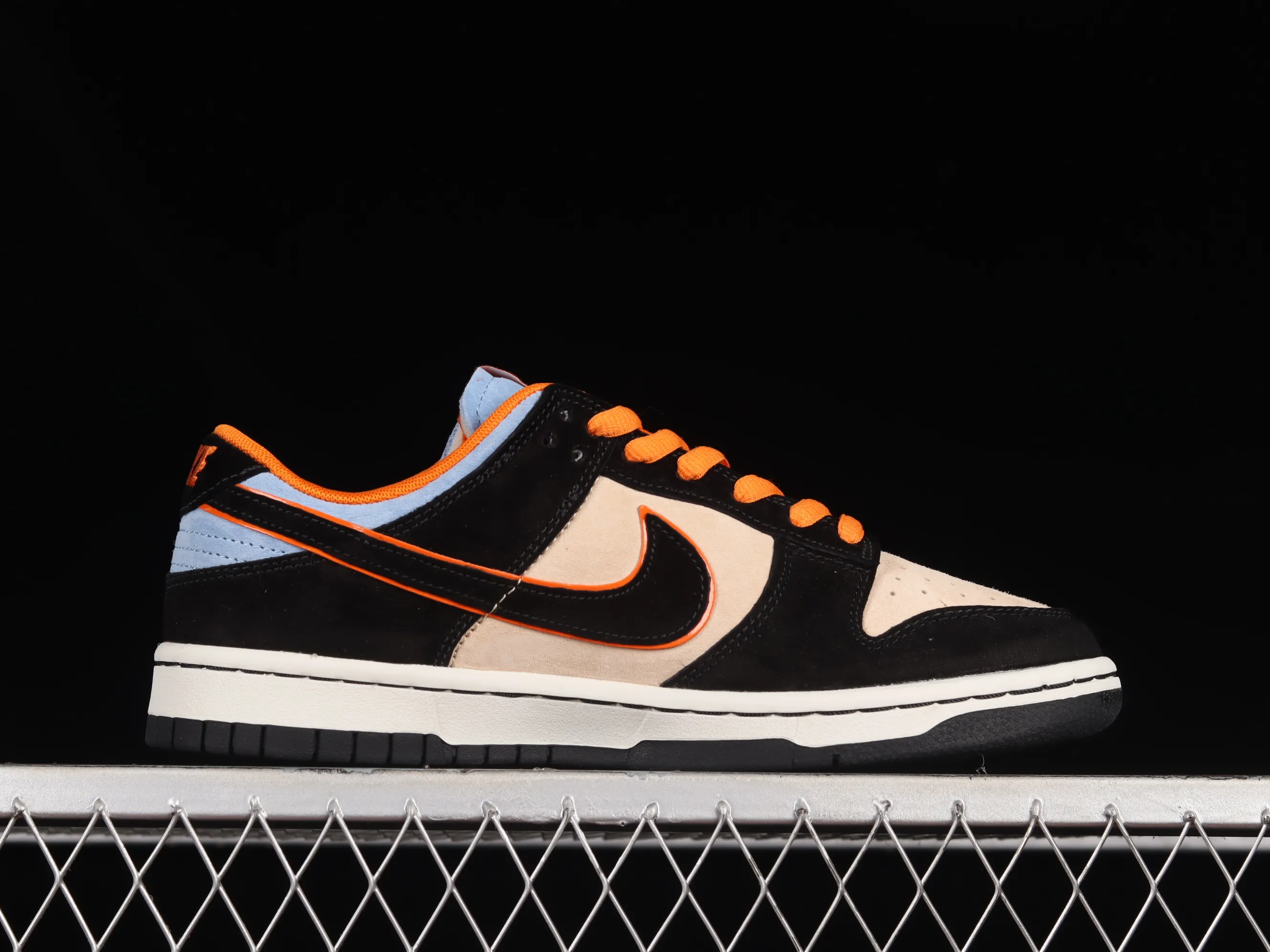 All Categories Nk SB Dunk Series Nk SB Dunk Low Low-top sneakers Otomo Katsuhiro x Nk SB Dunk Low "Steamboy OST" Otomo Katsuhiro co-branded SB low-top sports and leisure sneakers LF0039-027
